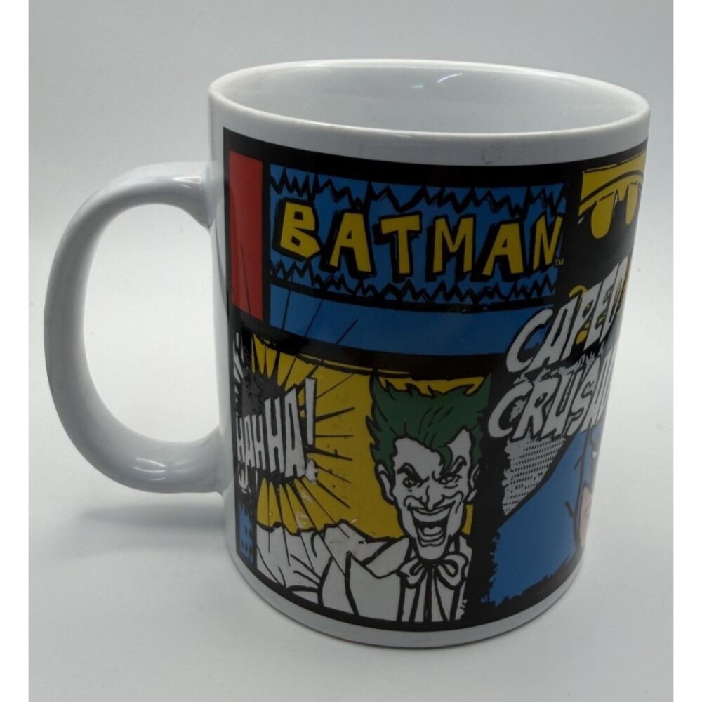 🦇☕🃏 DC COMICS BATMAN CAPED CRUSADER CERAMIC MUG w/ JOKER DESIGN 💥✨
